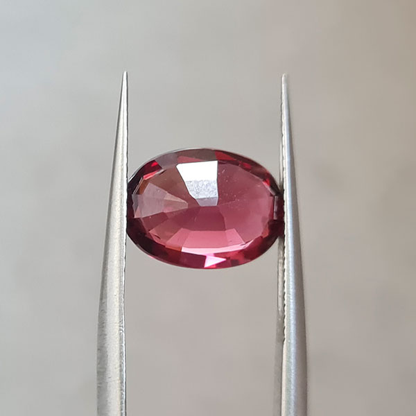 Родолит гранат 3.38ct