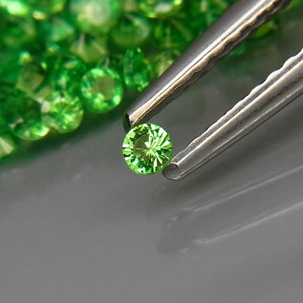 Цавориты 1.50ct 1.6-2.0 мм 50 шт
