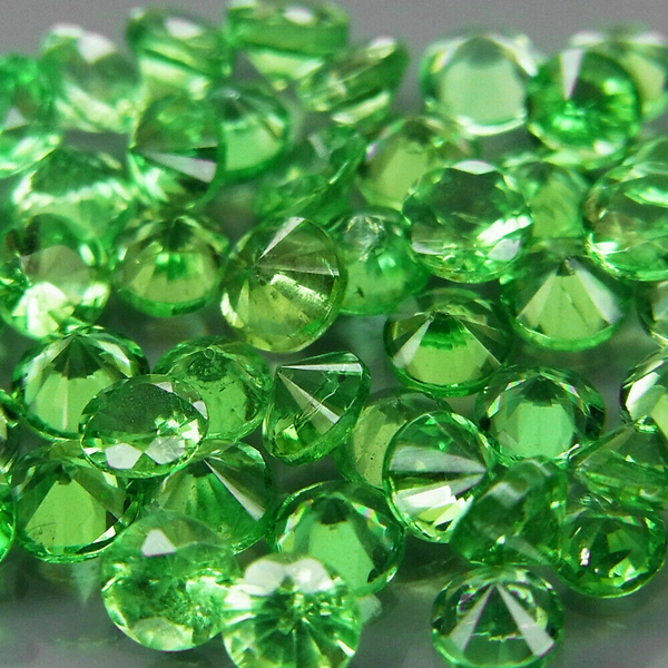 Цавориты гранаты 3.25ct 2.5 мм 45 шт