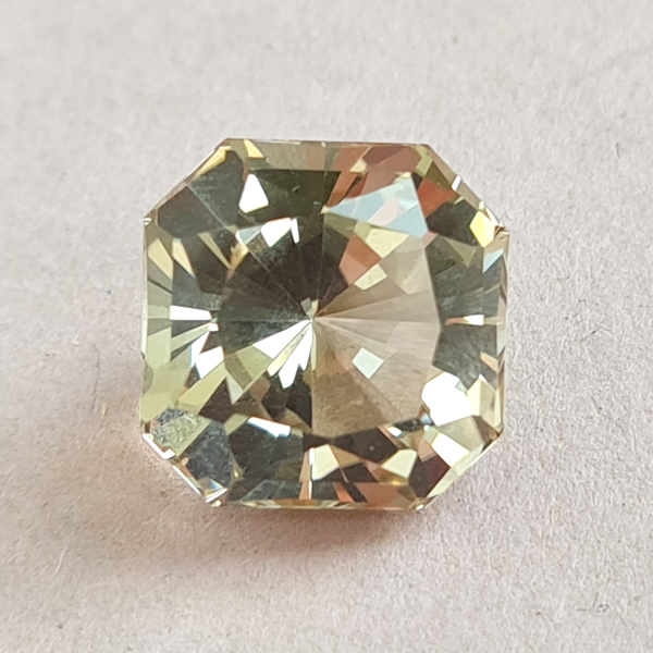 Топаз шампань 14.25ct