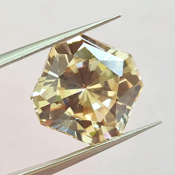 Топаз шампань 14.25ct