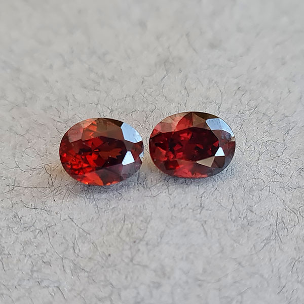 Красная шпинель 3.68ct пара