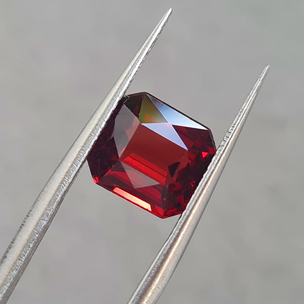 Пироп гранат 3.30ct