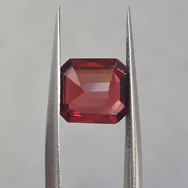Пироп гранат 3.30ct