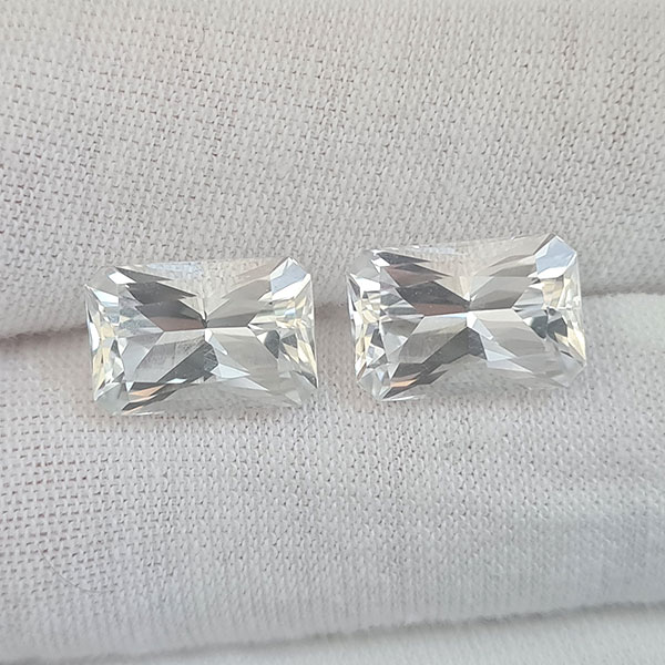 Белые топазы 10.36ct пара